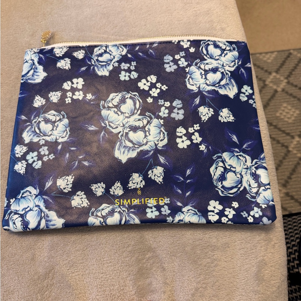 Simplified Blue Pouch